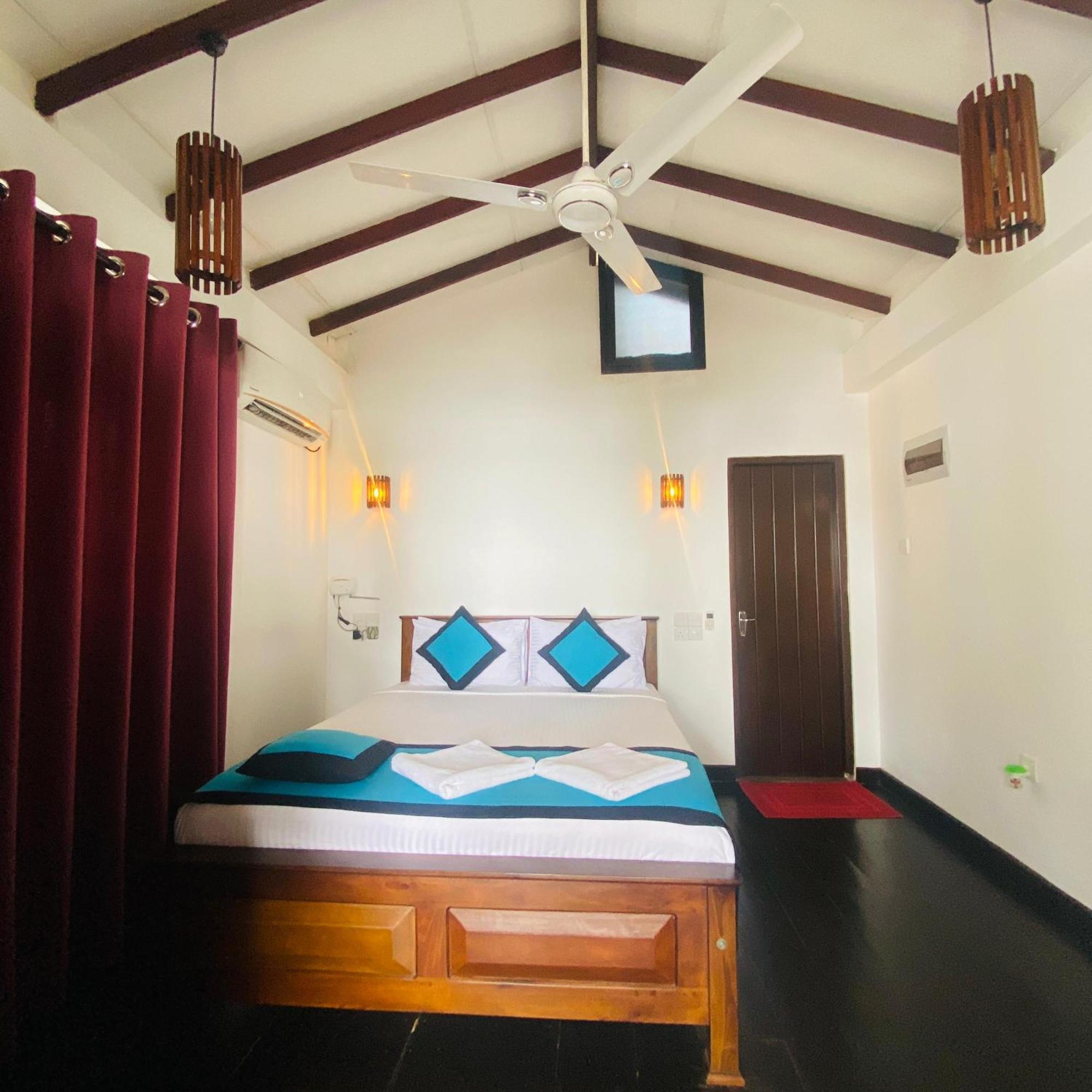 Shima Guni Beach Club Hotel Matara Room photo